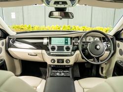 ROLLS-ROYCE Ghost Photo 4