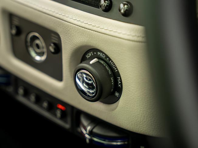 ROLLS-ROYCE Ghost Photo 7