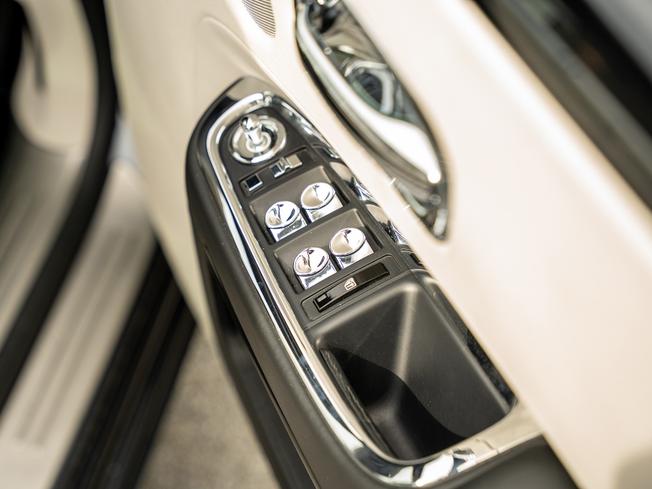 ROLLS-ROYCE Ghost Photo 9