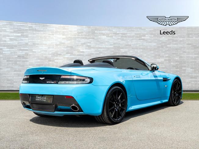 ASTON MARTIN Vantage Photo 27