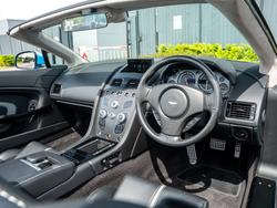 ASTON MARTIN Vantage Photo 3