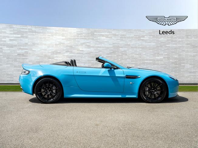 ASTON MARTIN Vantage Photo 30
