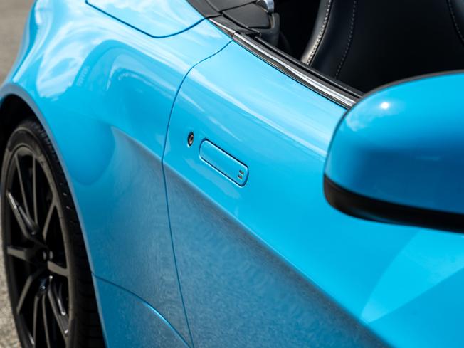 ASTON MARTIN Vantage Photo 33