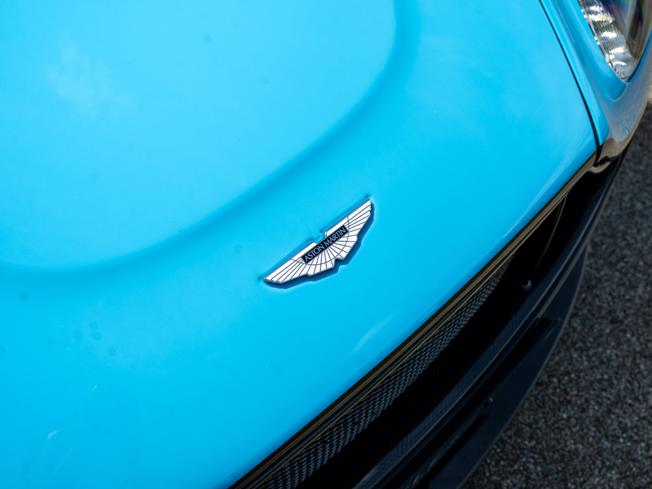 ASTON MARTIN Vantage Photo 37