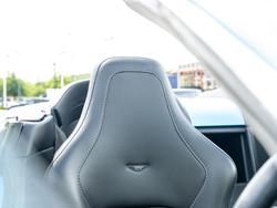 ASTON MARTIN Vantage Photo 5
