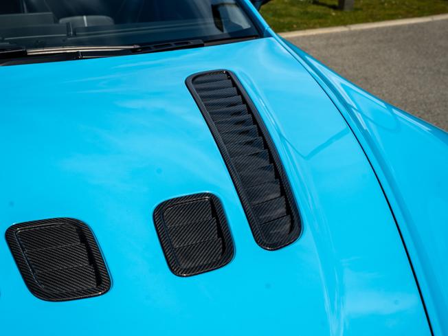 ASTON MARTIN Vantage Photo 9