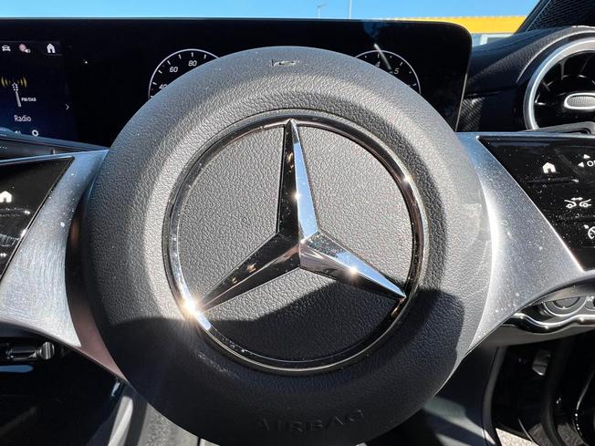 MERCEDES-BENZ CLA Class Photo 18
