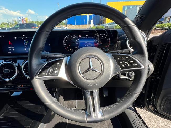 MERCEDES-BENZ CLA Class Photo 20