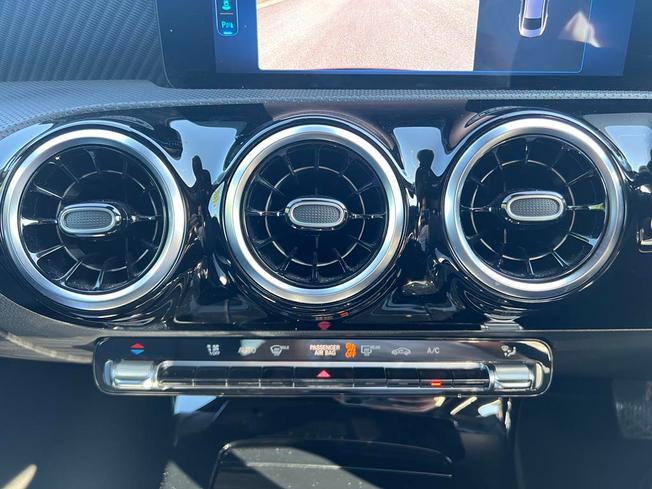 MERCEDES-BENZ CLA Class Photo 37