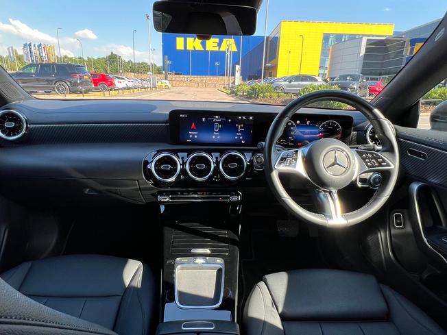MERCEDES-BENZ CLA Class Photo 4