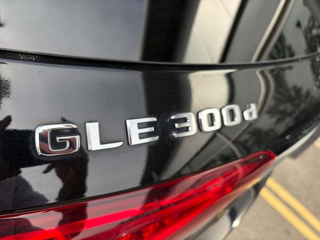 MERCEDES-BENZ GLE Photo 18