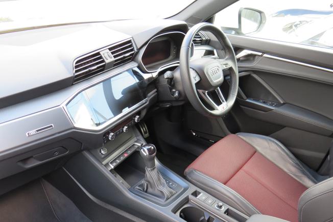 AUDI Q3 Photo 14