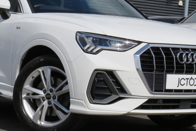AUDI Q3 Photo 18
