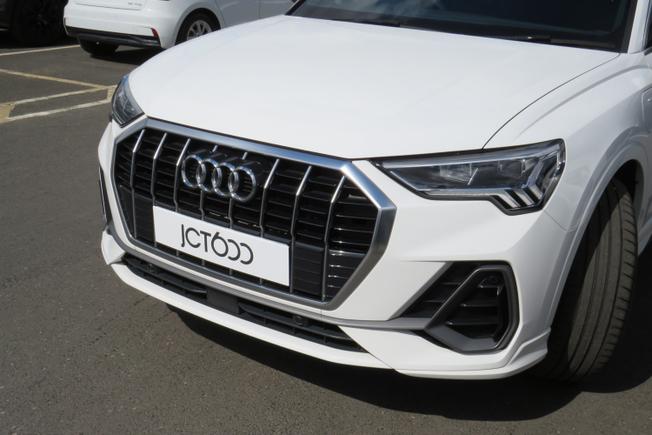 AUDI Q3 Photo 19