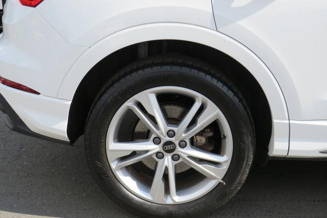 AUDI Q3 Photo 21