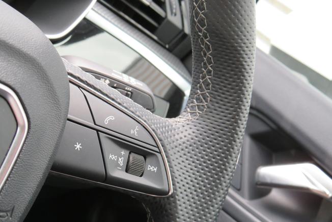 AUDI Q3 Photo 24
