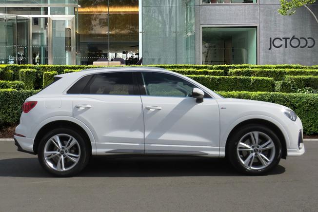 AUDI Q3 Photo 3