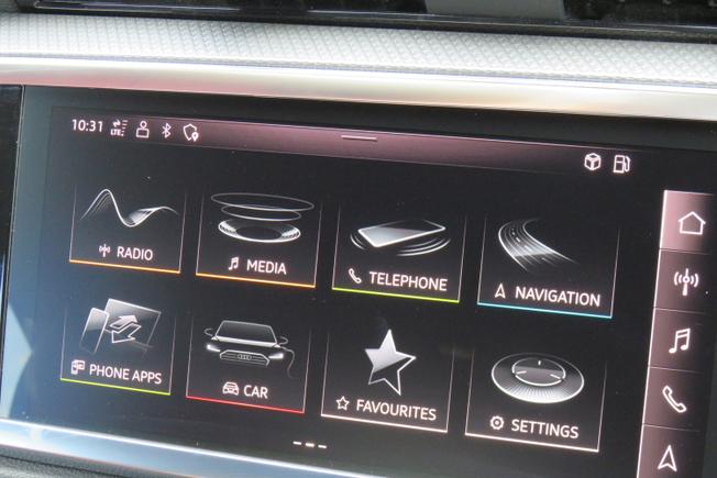 AUDI Q3 Photo 32