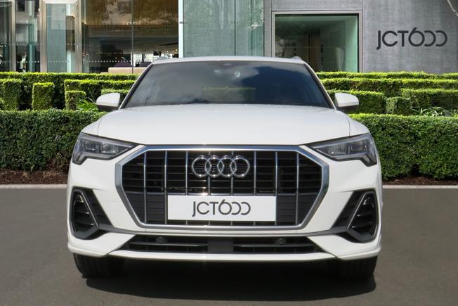 AUDI Q3 Photo 4