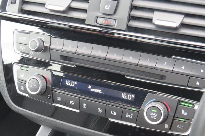 BMW 2 Series Photo 35