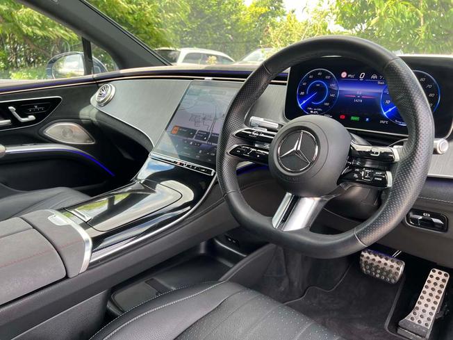 MERCEDES-BENZ Eqs Photo 23