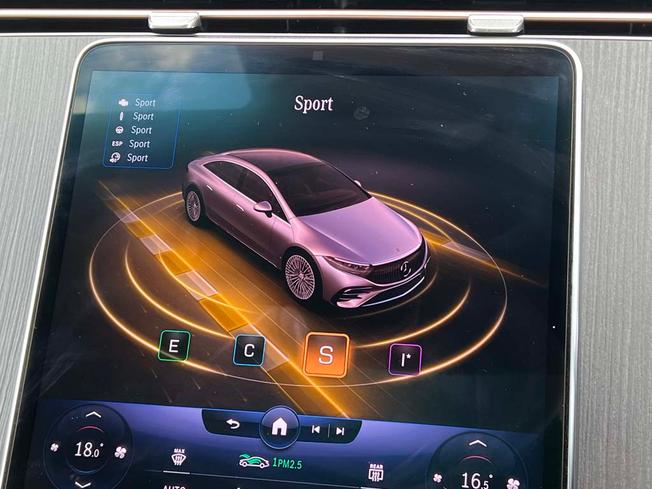 MERCEDES-BENZ Eqs Photo 31