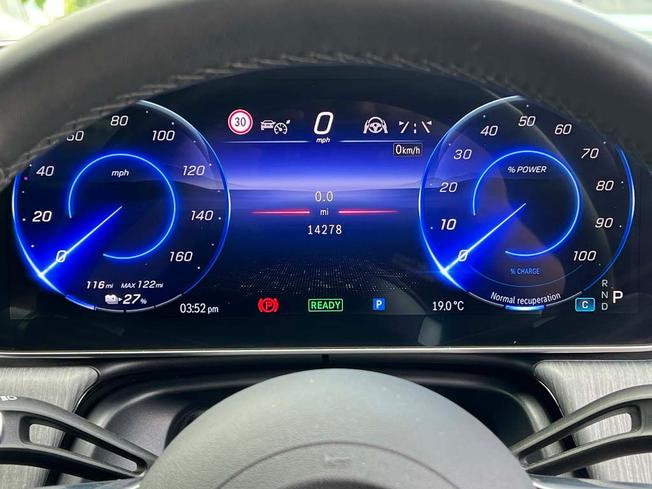 MERCEDES-BENZ Eqs Photo 4