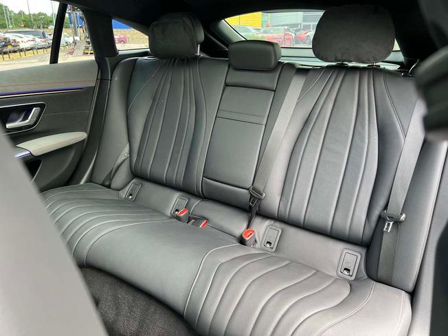 MERCEDES-BENZ Eqs Photo 8