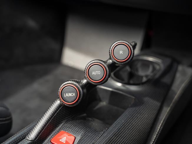 FERRARI 488 Pista Photo 16