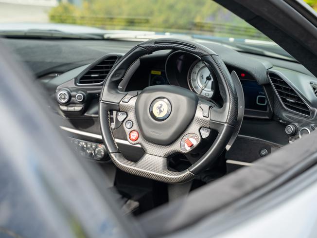 FERRARI 488 Pista Photo 24