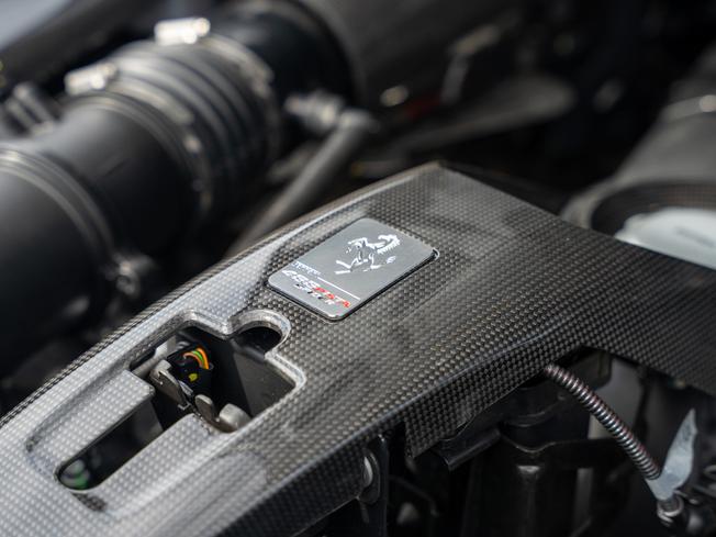 FERRARI 488 Pista Photo 31