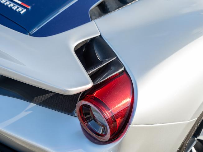 FERRARI 488 Pista Photo 36