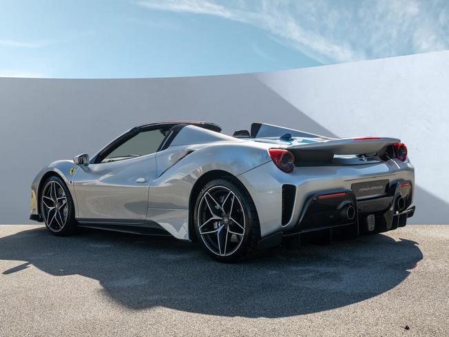 FERRARI 488 Pista Photo 4