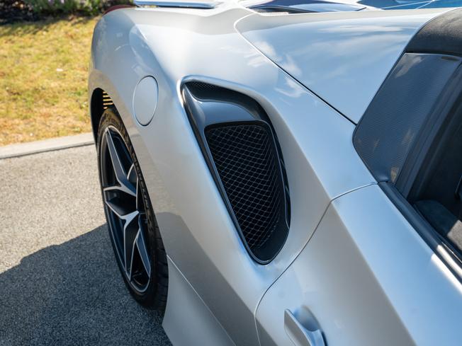 FERRARI 488 Pista Photo 49