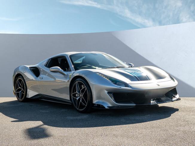 FERRARI 488 Pista Photo 9