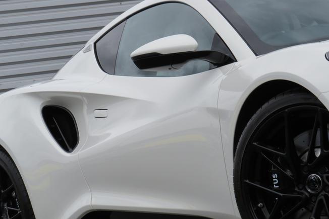 LOTUS Emira Photo 11