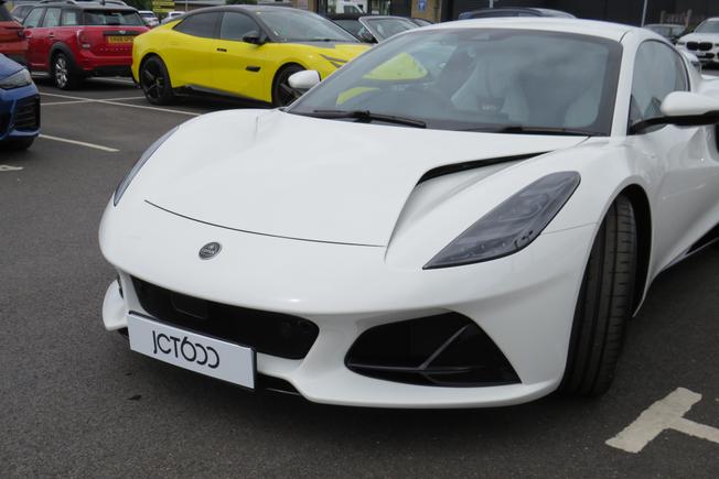 LOTUS Emira Photo 12