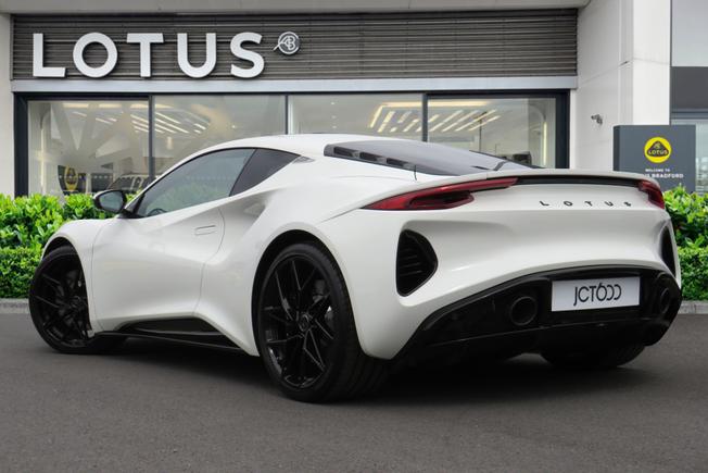 LOTUS Emira Photo 2