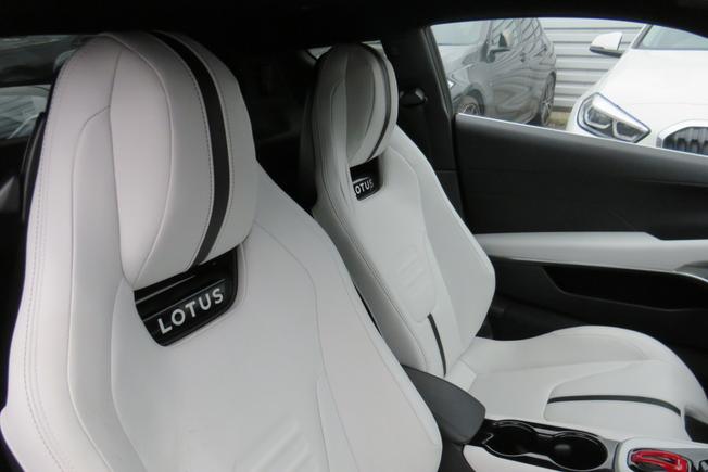 LOTUS Emira Photo 29