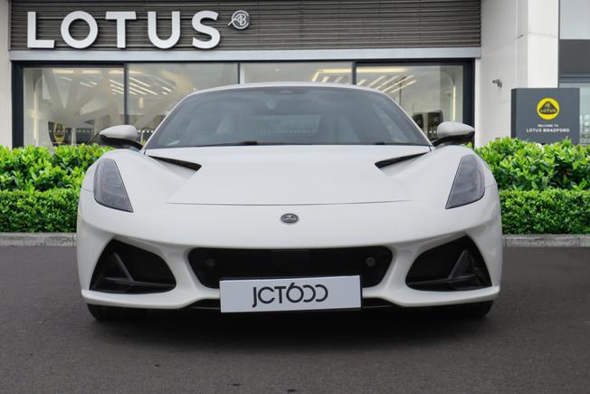 LOTUS Emira Photo 5