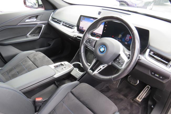 BMW Ix1 Photo 23