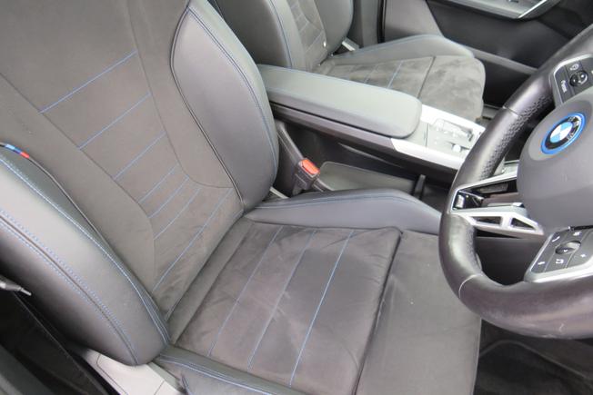 BMW Ix1 Photo 25