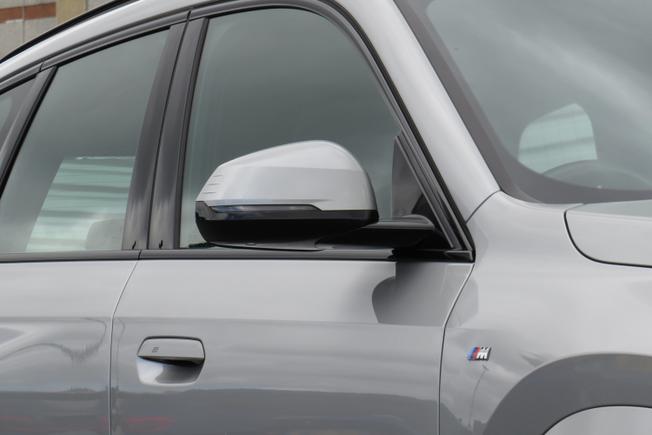 BMW Ix1 Photo 8