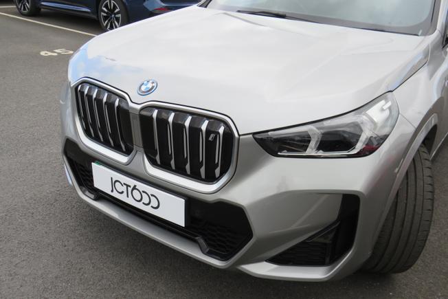 BMW Ix1 Photo 9
