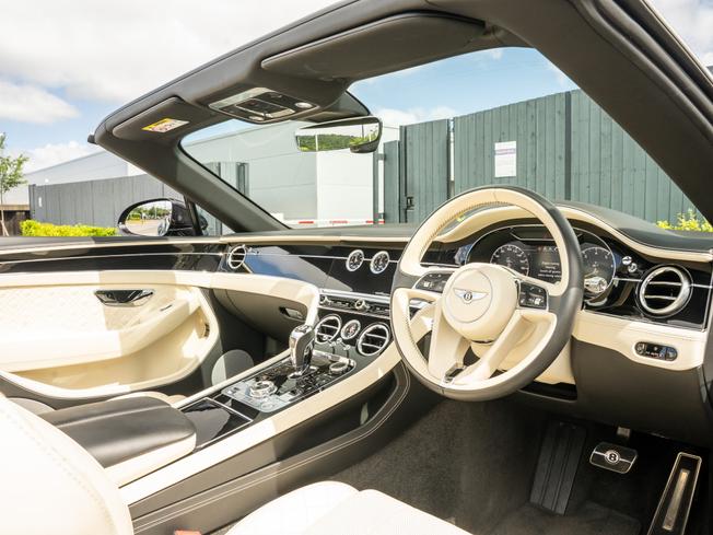 BENTLEY Continental Photo 10