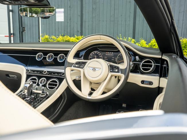 BENTLEY Continental Photo 18