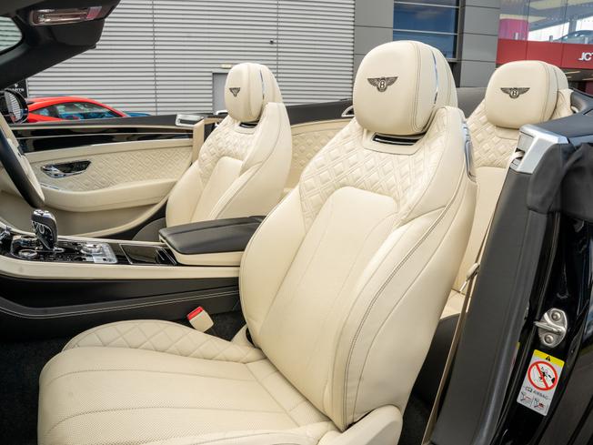 BENTLEY Continental Photo 21