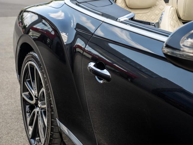 BENTLEY Continental Photo 34