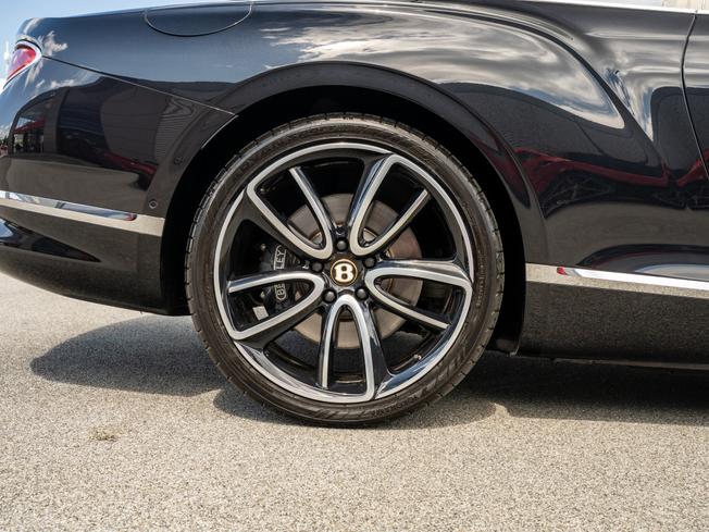 BENTLEY Continental Photo 6