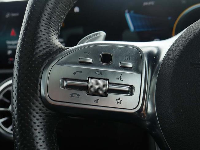 MERCEDES-BENZ CLA Class Photo 12